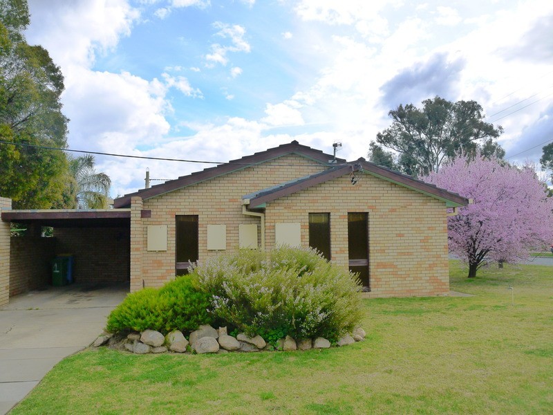 1/2 Inglis Street, Wagga Wagga NSW 2650