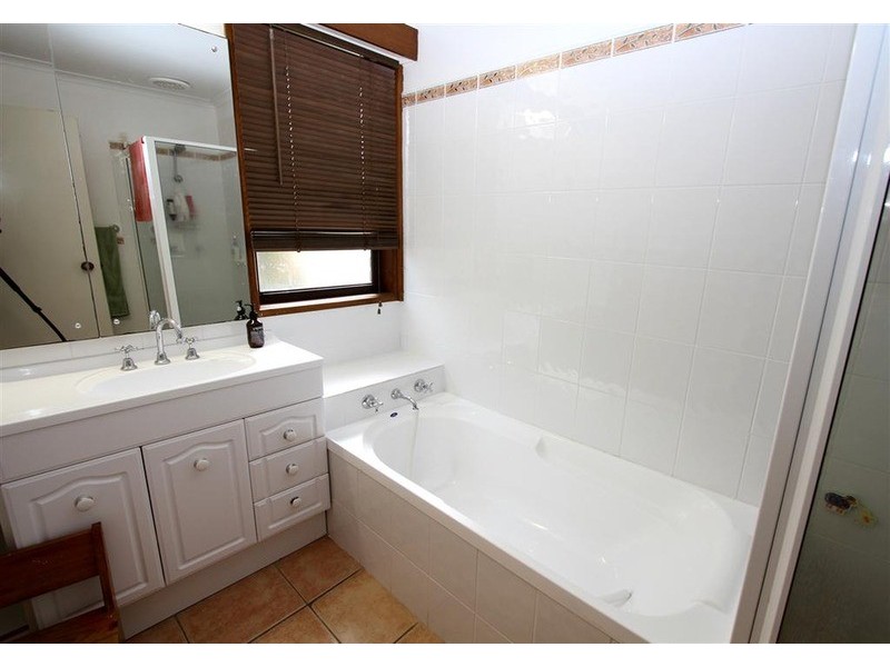 5 Dunn Avenue, Wagga Wagga NSW 2650