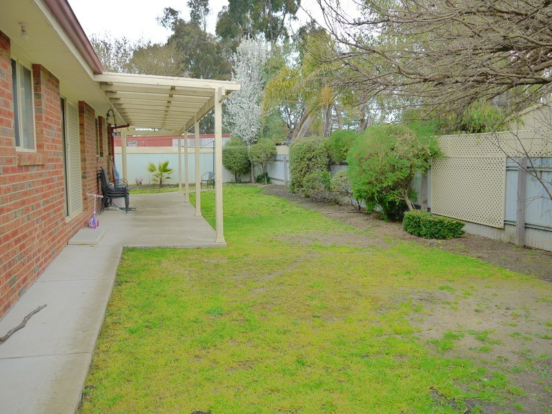 1/3a Lake Street, Lake Albert NSW 2650