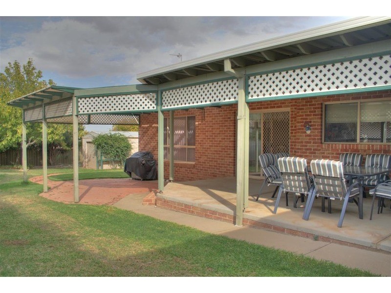 17 Malebo Place, Tatton NSW 2650