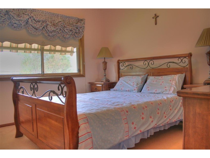 17 Malebo Place, Tatton NSW 2650