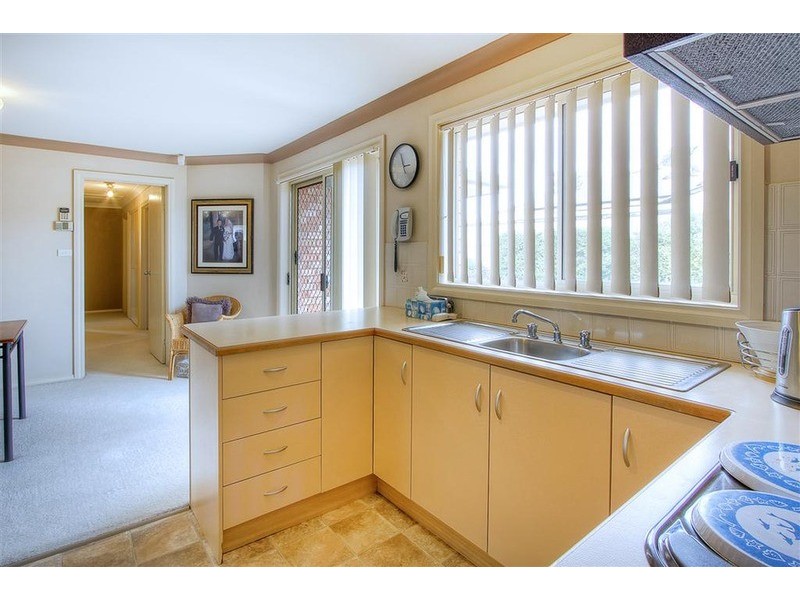 111 Balleroo Crescent, Glenfield Park NSW 2650