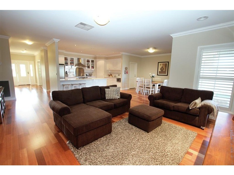 2 Hammersley  Street, Tatton NSW 2650