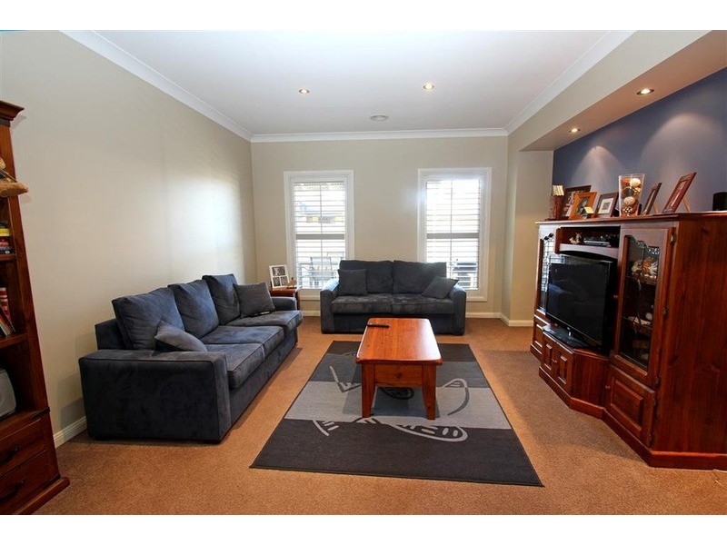 2 Hammersley  Street, Tatton NSW 2650