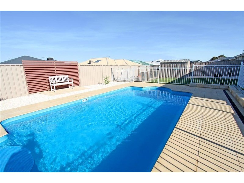 2 Hammersley  Street, Tatton NSW 2650