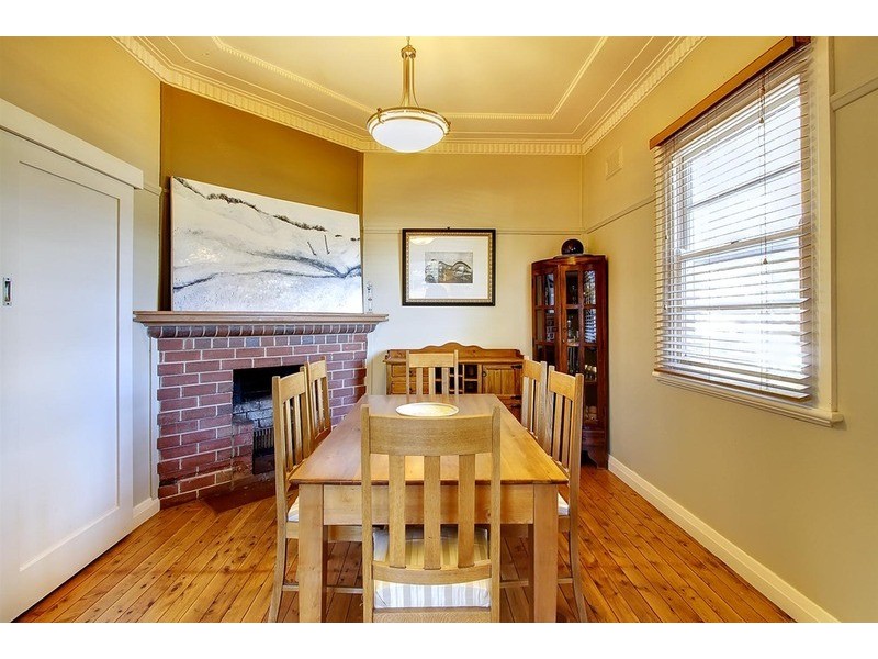 43 Urana Street, Turvey Park NSW 2650