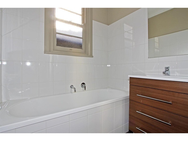 43 Urana Street, Turvey Park NSW 2650