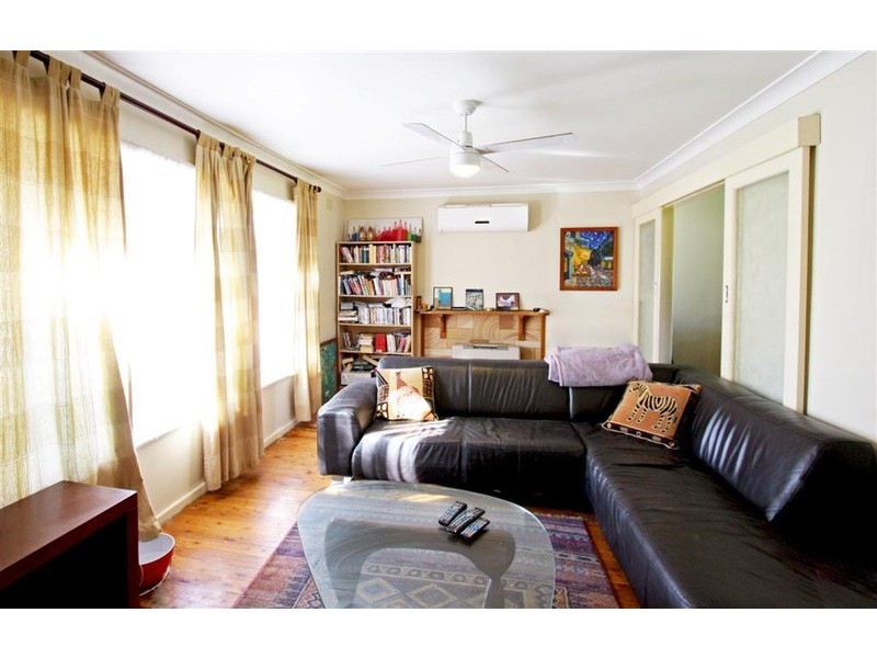 8 Thomas  Street, Wagga Wagga NSW 2650