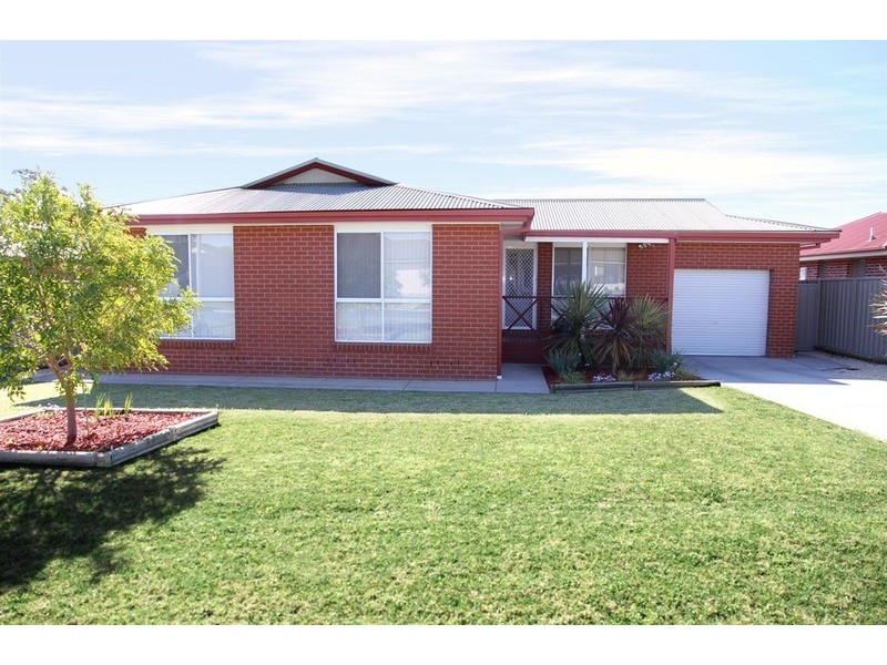 61  Grinton  Avenue, Wagga Wagga NSW 2650