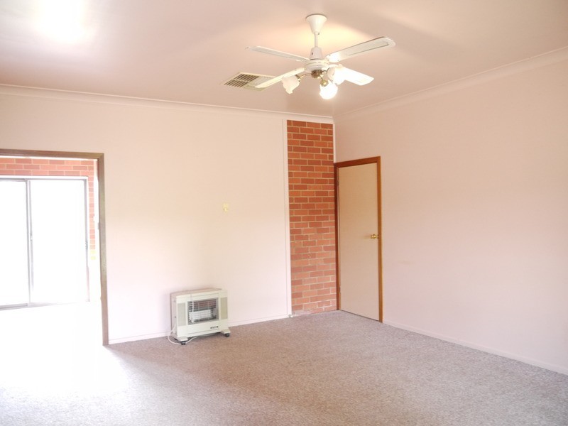 1/6 Borneo Crescent, Wagga Wagga NSW 2650
