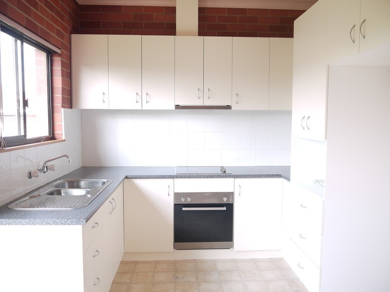 1/6 Borneo Crescent, Wagga Wagga NSW 2650