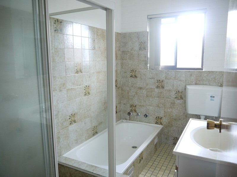 1/6 Borneo Crescent, Wagga Wagga NSW 2650