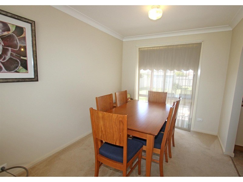 64 Dalman Parkway, Glenfield Park NSW 2650