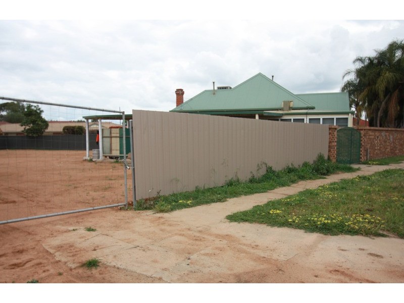 70  Travers Street, Wagga Wagga NSW 2650