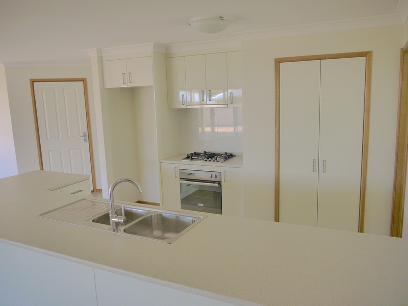 18 Pinnacle  Place, Estella NSW 2650