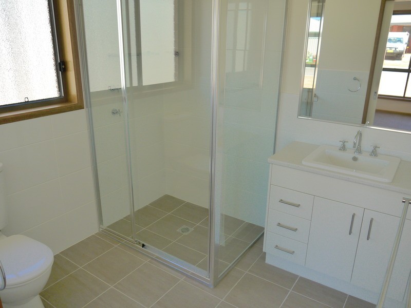 18 Pinnacle  Place, Estella NSW 2650