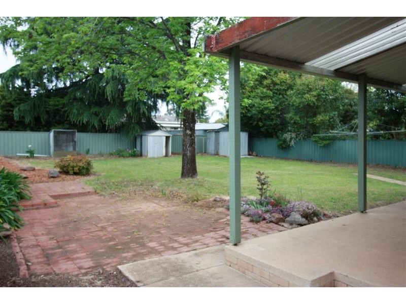 55 Raye Street, Tolland NSW 2650
