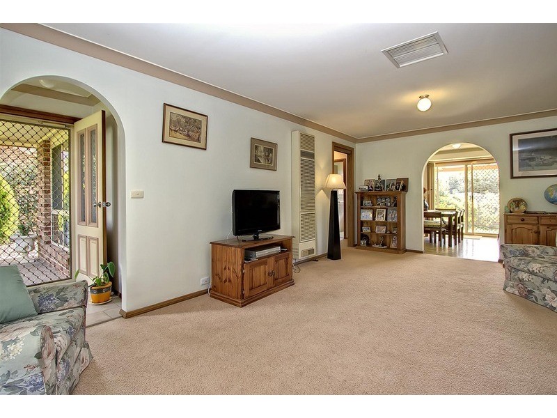 2/11 Honeysuckle Place, Lake Albert NSW 2650