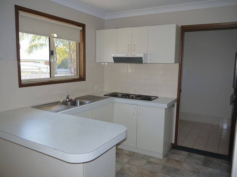 1/11 Yentoo  Drive, Glenfield Park NSW 2650