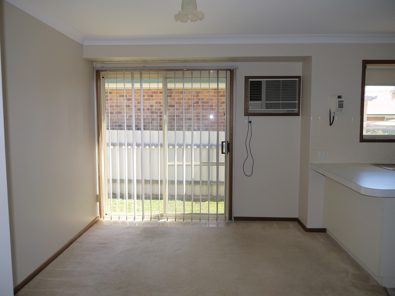 1/11 Yentoo  Drive, Glenfield Park NSW 2650