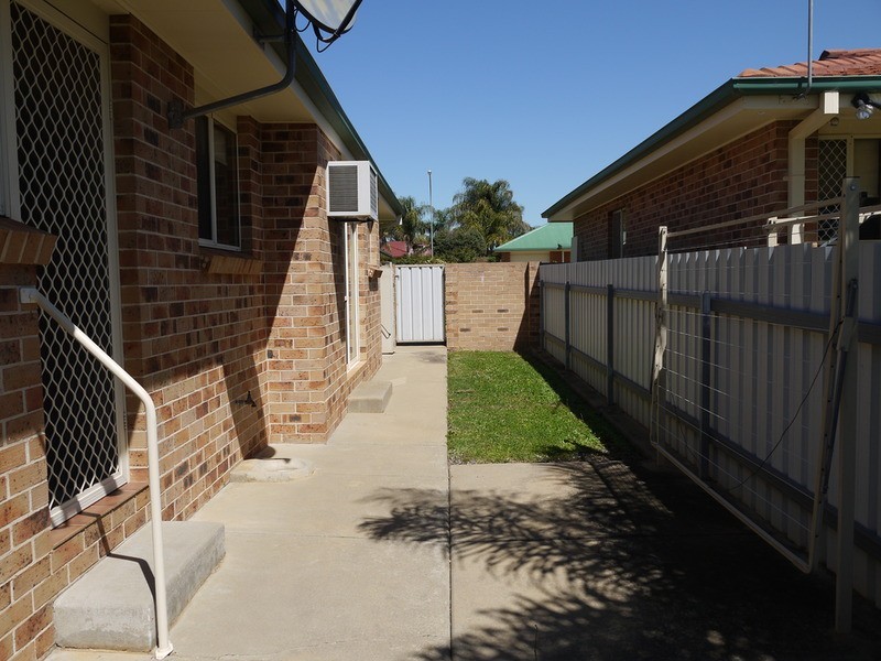1/11 Yentoo  Drive, Glenfield Park NSW 2650