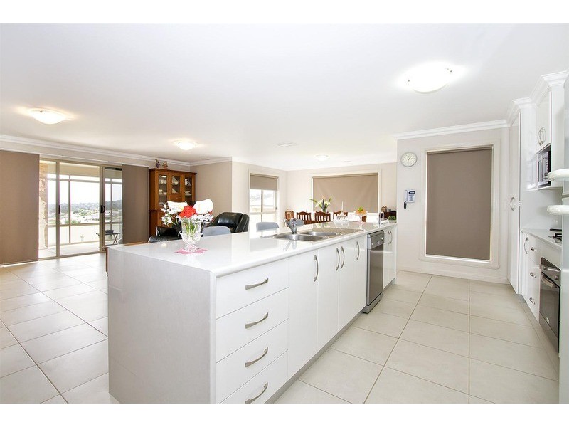 15 Marylands  Way, Bourkelands NSW 2650