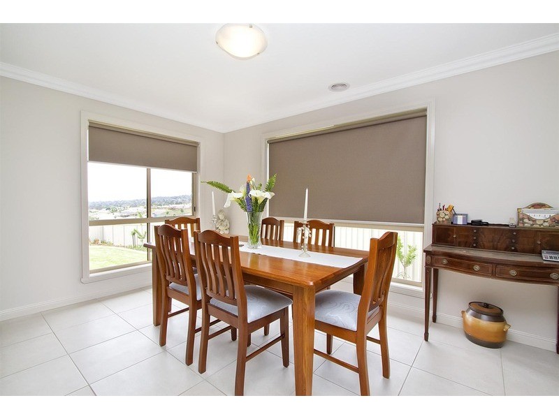 15 Marylands  Way, Bourkelands NSW 2650