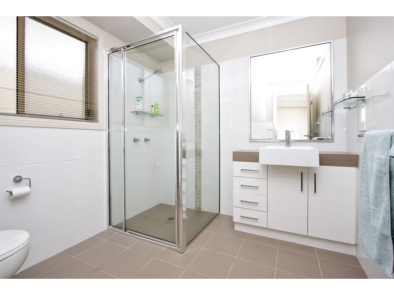 15 Marylands  Way, Bourkelands NSW 2650