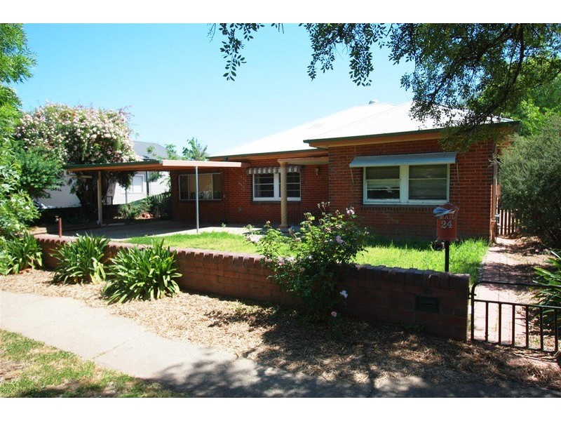 24  Cullen  Road, Wagga Wagga NSW 2650