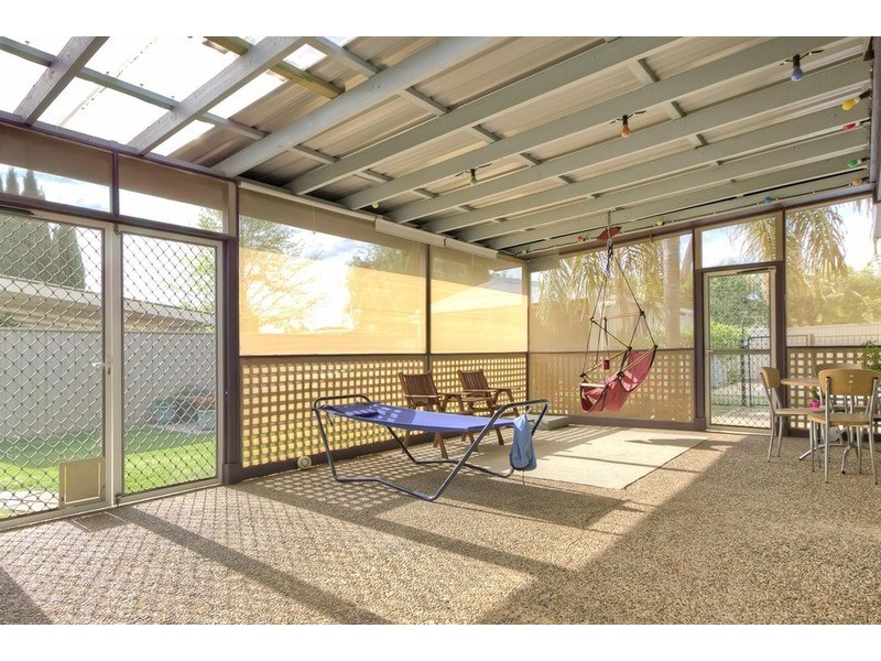 21 Lake  Street, Lake Albert NSW 2650