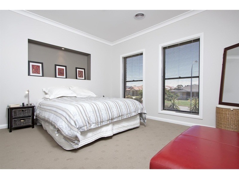 40 Yarrawah Crescent, Bourkelands NSW 2650