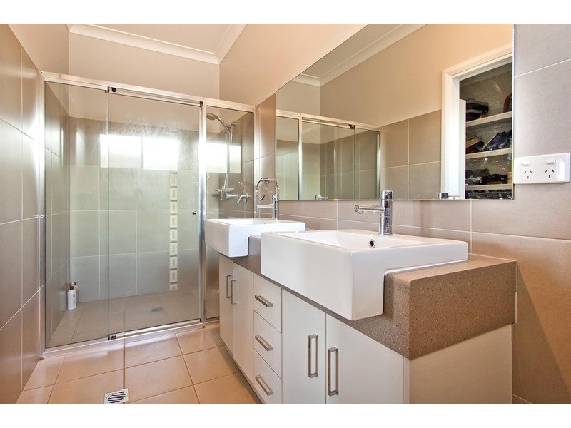 40 Yarrawah Crescent, Bourkelands NSW 2650