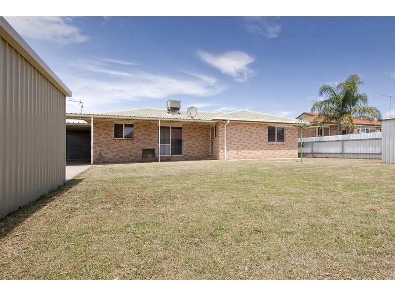 9 Yentoo Drive, Glenfield Park NSW 2650