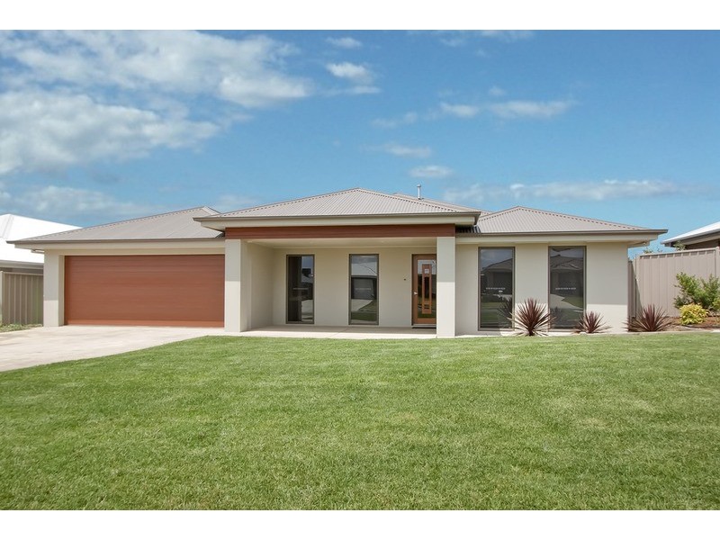 7 Warambee Street, Glenfield Park NSW 2650