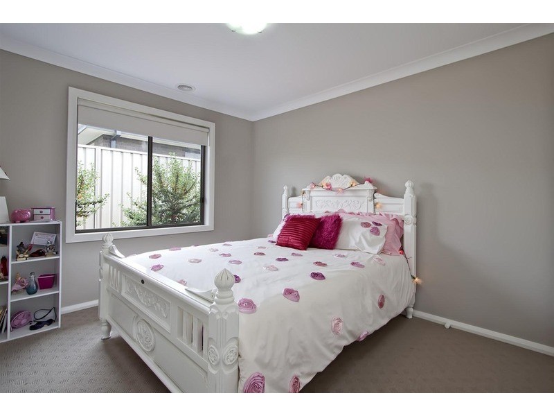7 Warambee Street, Glenfield Park NSW 2650
