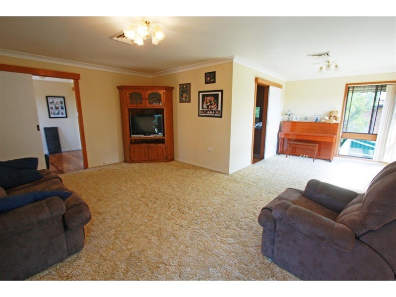 25 Malaya Drive, Tolland NSW 2650