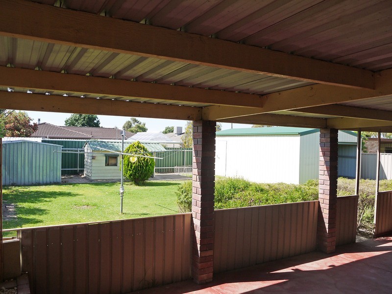 42 Undurra  Drive, Glenfield Park NSW 2650