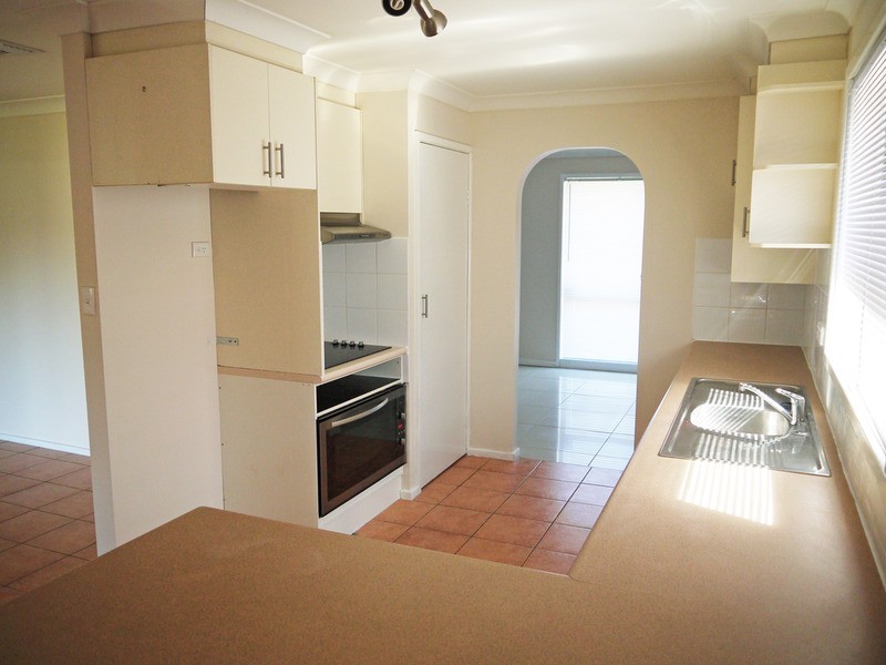 42 Undurra  Drive, Glenfield Park NSW 2650