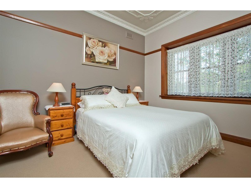 6 Macleay  Street, Turvey Park NSW 2650