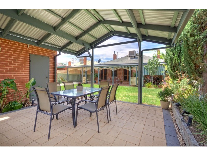 6 Macleay  Street, Turvey Park NSW 2650