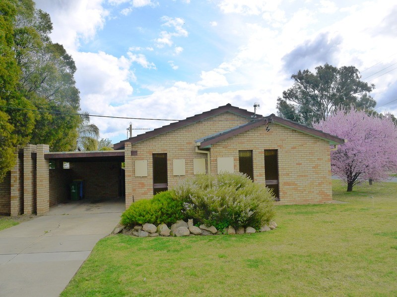 1/2 Inglis Street, Wagga Wagga NSW 2650