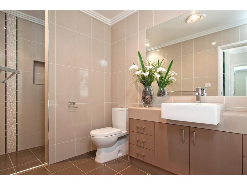 15  Clarence  Place, Tatton NSW 2650