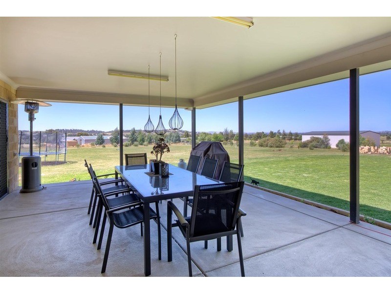33  Willow Tree Place, Springvale NSW 2650