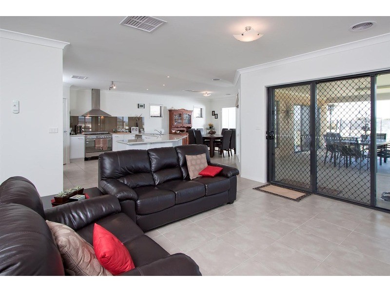 33  Willow Tree Place, Springvale NSW 2650