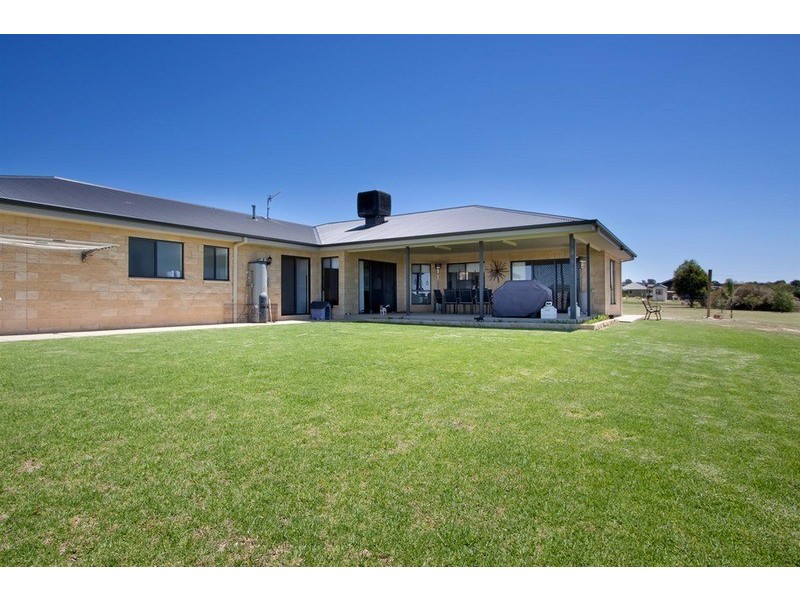 33  Willow Tree Place, Springvale NSW 2650