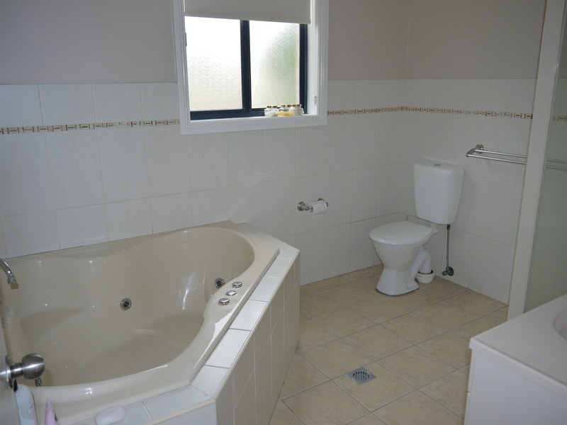 2/1 Bradfield  Place, Wagga Wagga NSW 2650