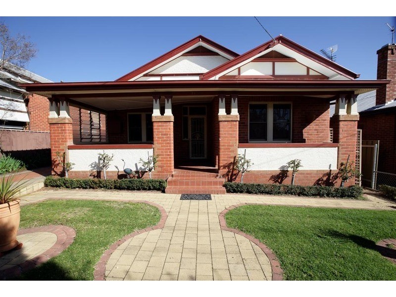 14 Macleay  Street, Wagga Wagga NSW 2650