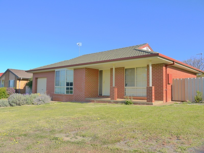 2/30 Gunn Drive, Wagga Wagga NSW 2650