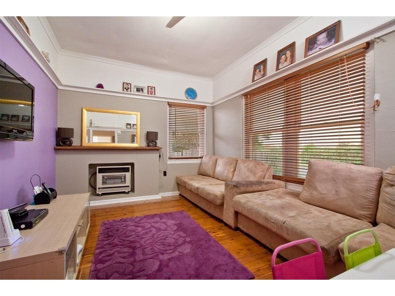 33 Bluett  Crescent, Turvey Park NSW 2650