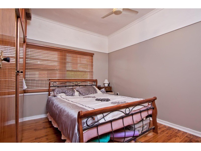 33 Bluett  Crescent, Turvey Park NSW 2650